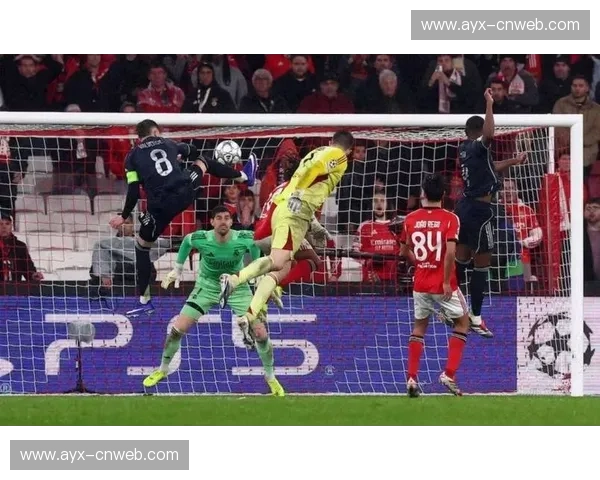 门将特鲁宾补时头球绝杀，本菲卡压哨晋级附加赛